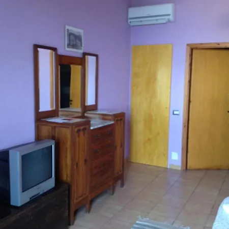 Just Be Alojamento de Acomodação e Pequeno-almoço Piraino