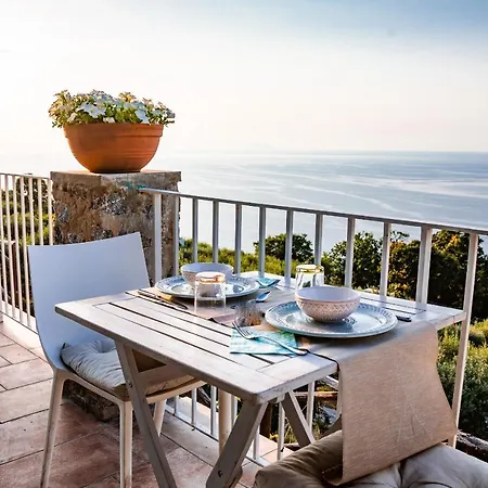 Just Be Bed & Breakfast Piraino