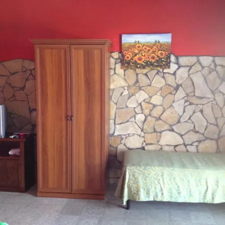 Just Be Nocleg ze śniadaniem 4*